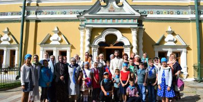Дети и прихожане Преображенского храма деревни Спас-Каменка посетили Троице-Сергиеву Лавру