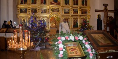 В праздник Рождества Христова благочинный Рогачевского церковного округа совершил Литургию в главном храме благочиния
